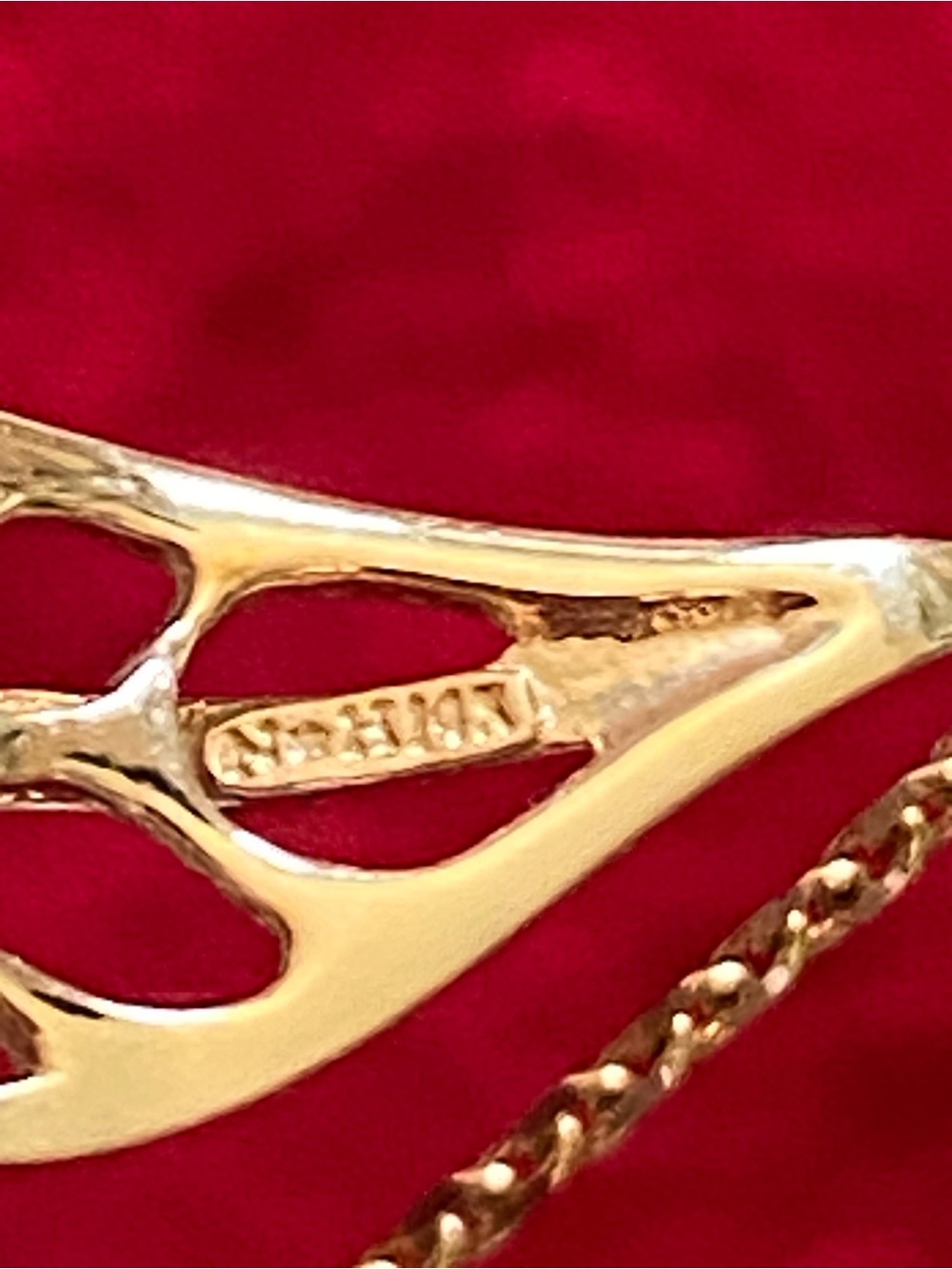 Na Hoku - 14K Gold Adjustable Hawaiian Maile Leaf Bracelet - Picture 5 of 16